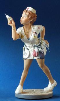 pro10 Krankenschwester Höhe ca 30cm  - Lustige Figur Berufe - Parastone Profisti - Comic Art - Skulptur - Geschenkidee Krankenhaus